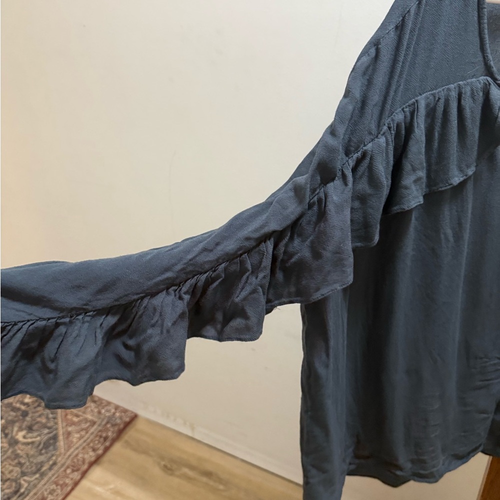 Women's Blue Ruffle Button-Up Top - Picture 4 of 5